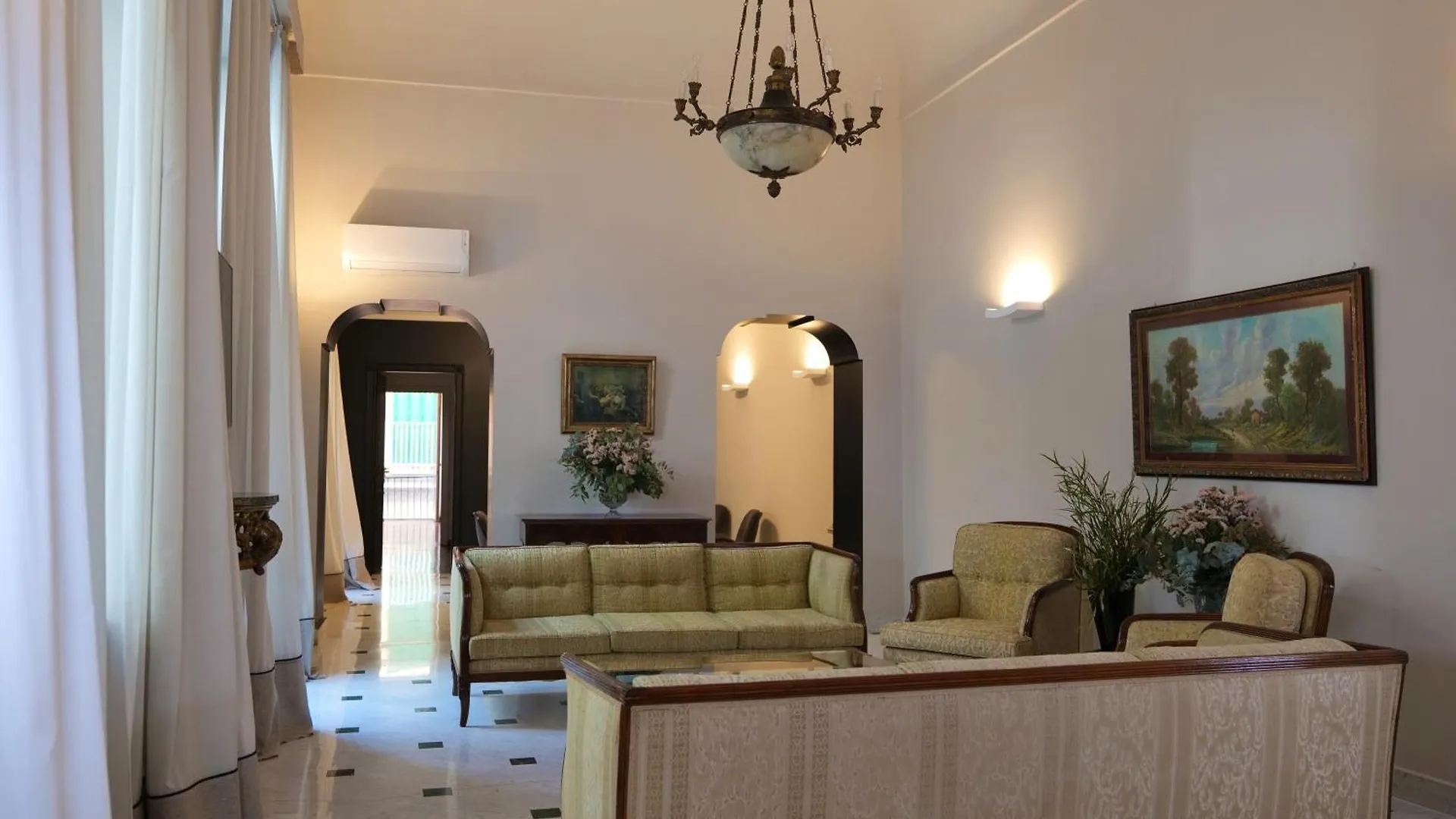 Luxury Apartment Piazzetta Rodino Neapol