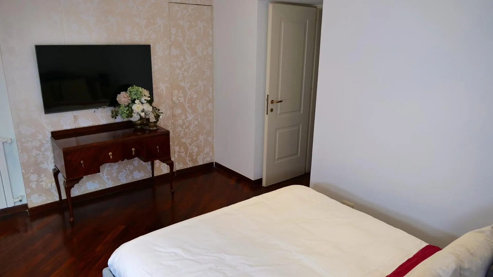 Luxury Apartment Piazzetta Rodino Naples 0*,  Italy