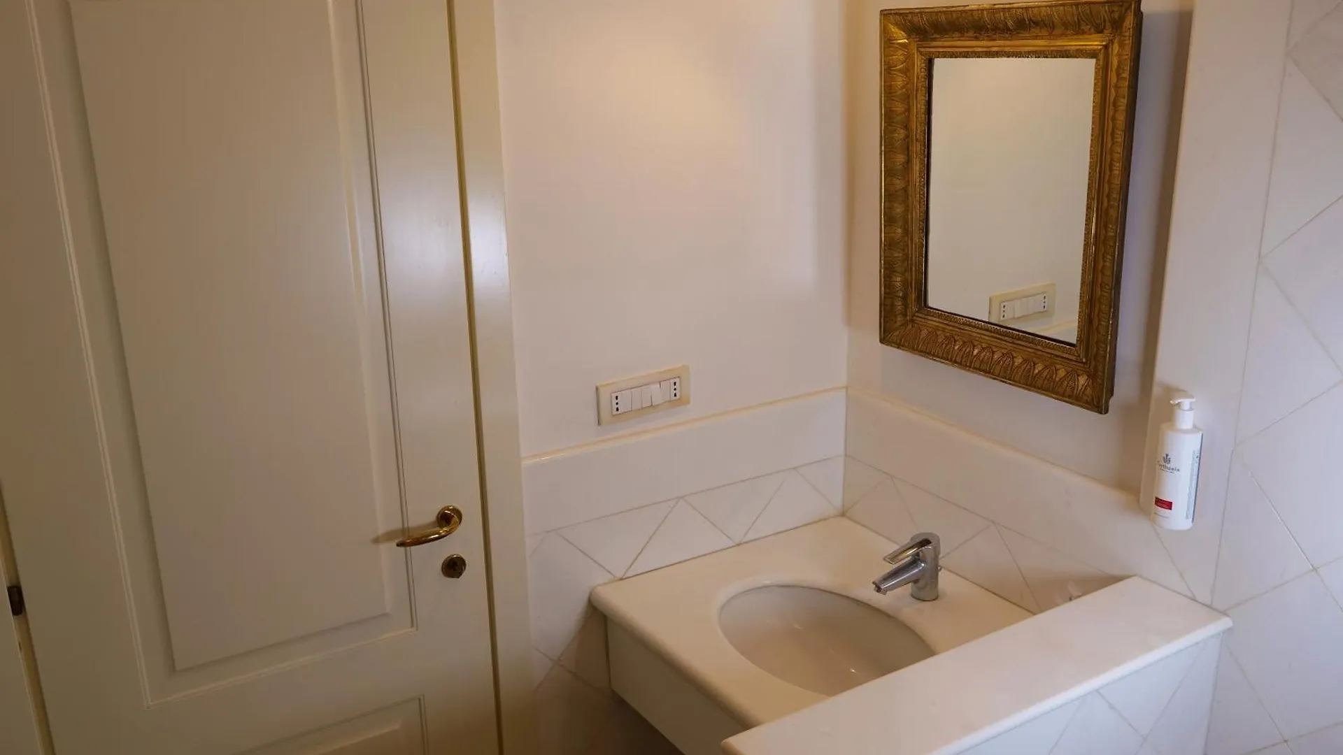 Luxury Apartment Piazzetta Rodino Neapol